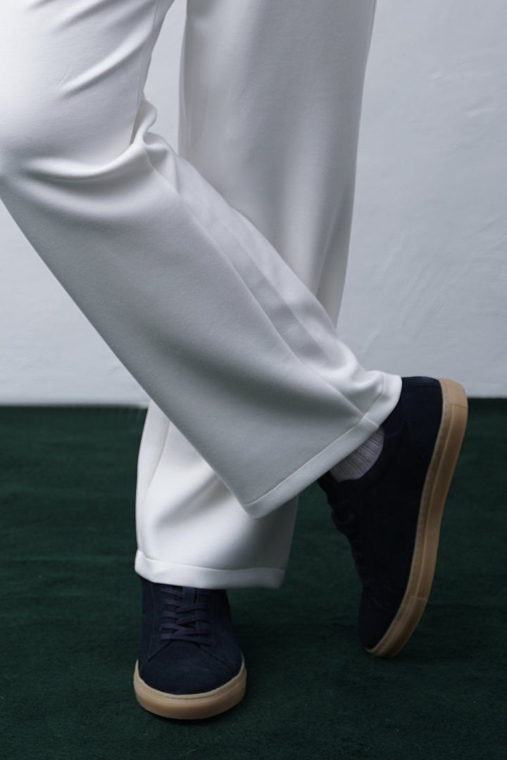 NAVY LACE-UP LEATHER SNEAKERS