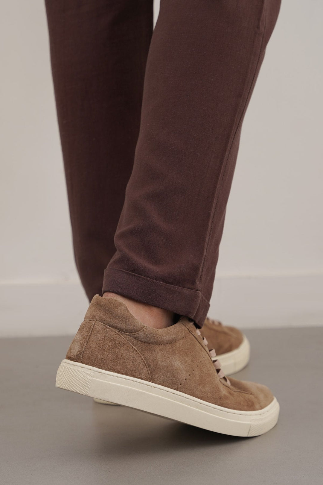 TAUPE LACE-UP LEATHER SNEAKERS
