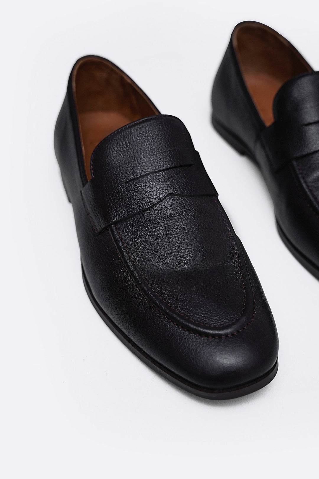 BLACK LEATHER PENNY LOAFERS