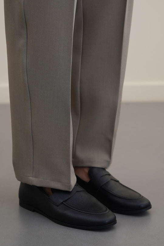 BLACK LEATHER PENNY LOAFERS