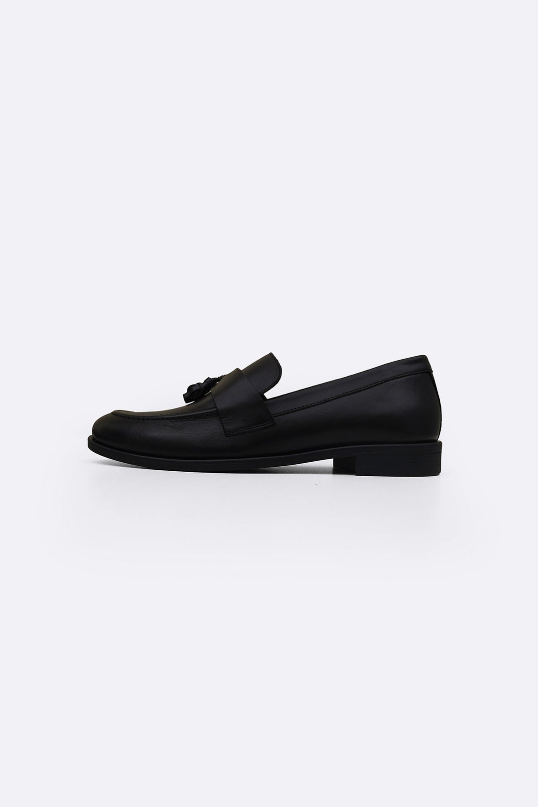 BLACK TASSEL LEATHER LOAFERS