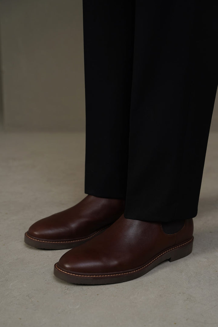 BROWN LEATHER CHELSEA BOOTS