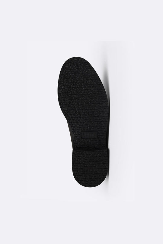 BLACK ESSENTIAL LEATHER CHELSEA BOOTS