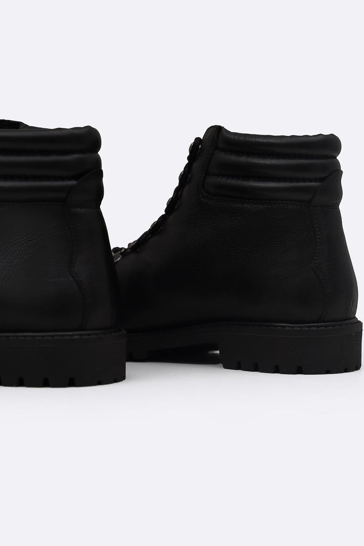BLACK LEATHER URBAN HIKERS