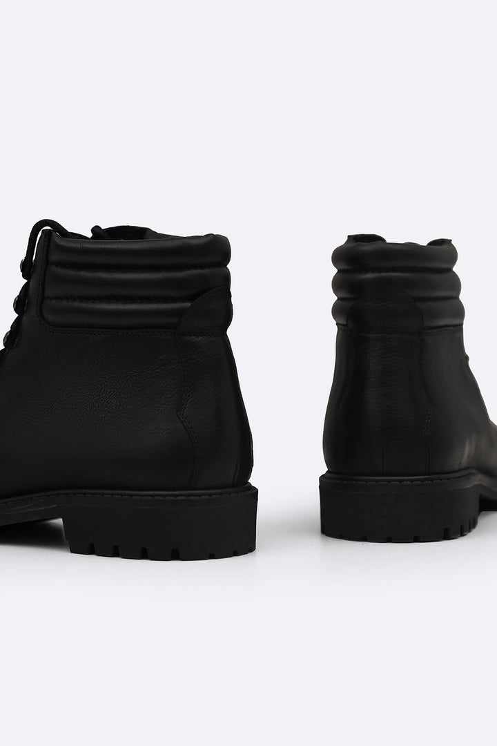 BLACK LEATHER URBAN HIKERS