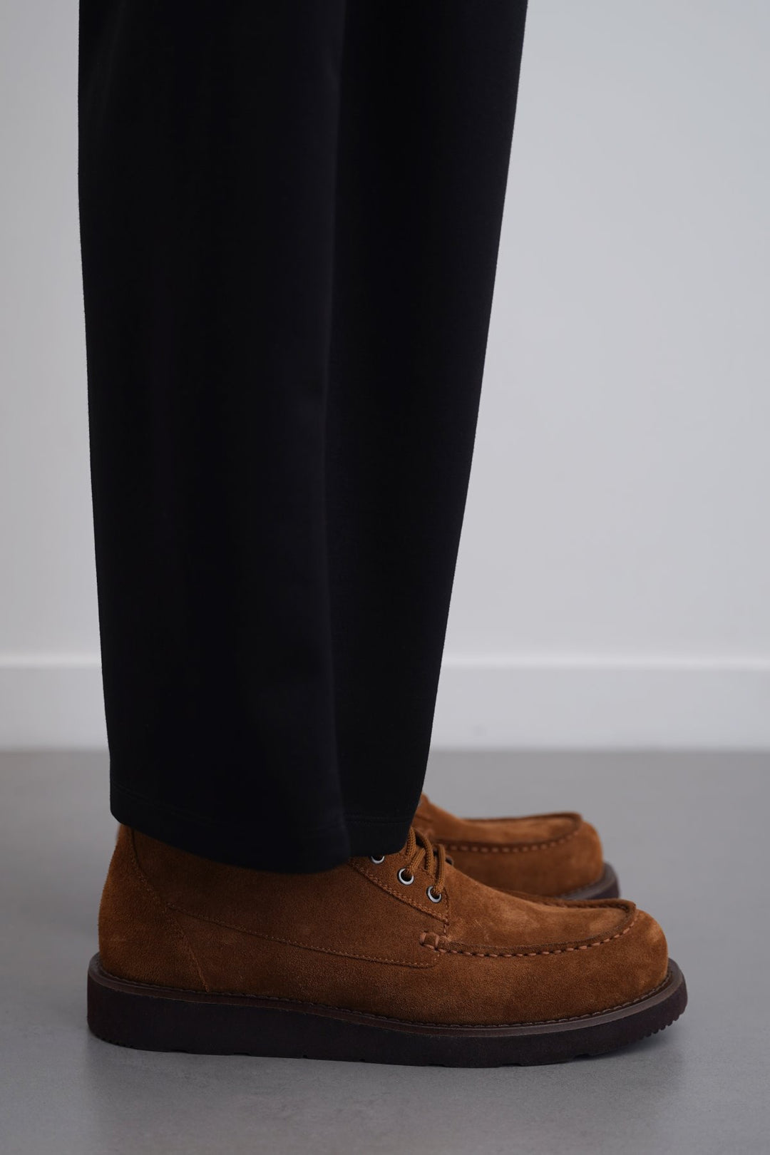 BROWN SUEDE HIGH-ANKLE BOOT