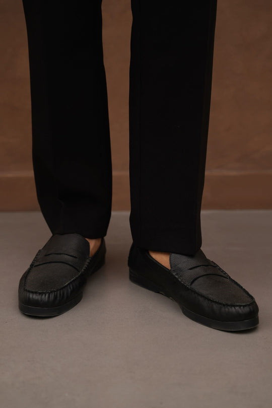BLACK CLASSIC LEATHER LOAFERS