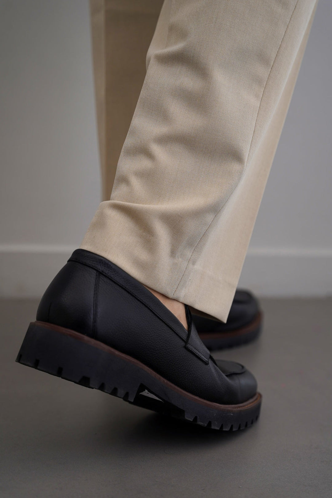 BLACK CHUNKY LEATHER LOAFERS