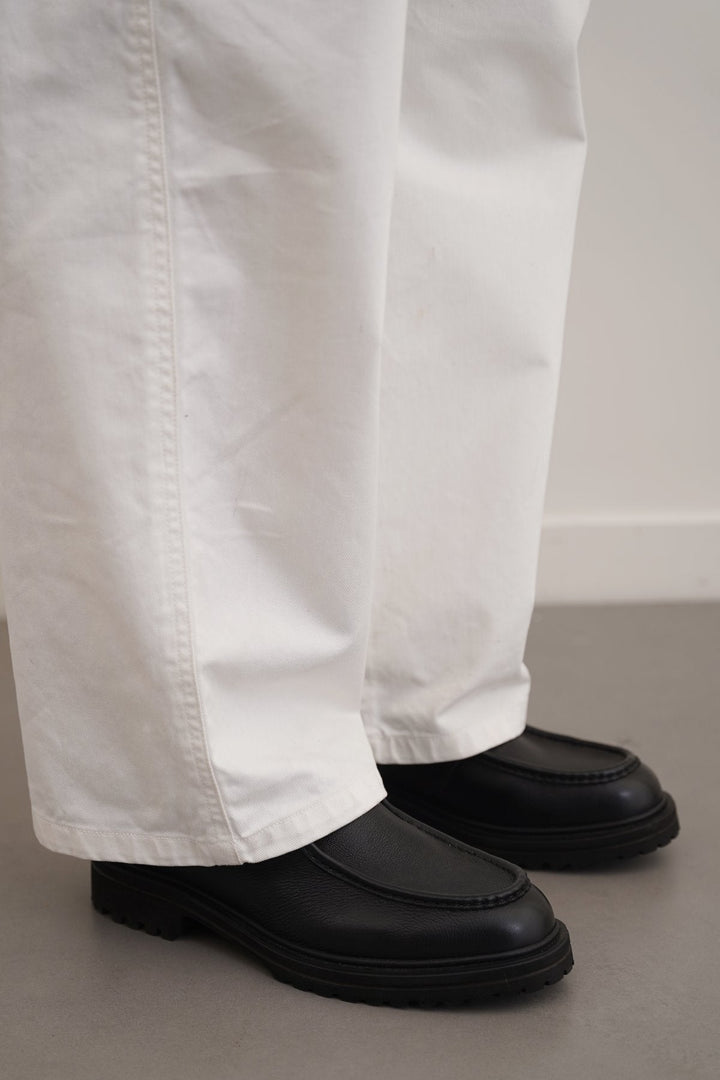 BLACK LEATHER MOC TOE SHOES