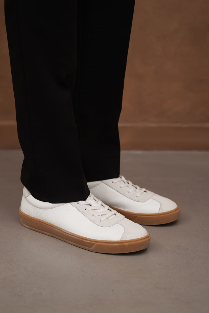 WHITE LOW-TOP LEATHER SNEAKERS