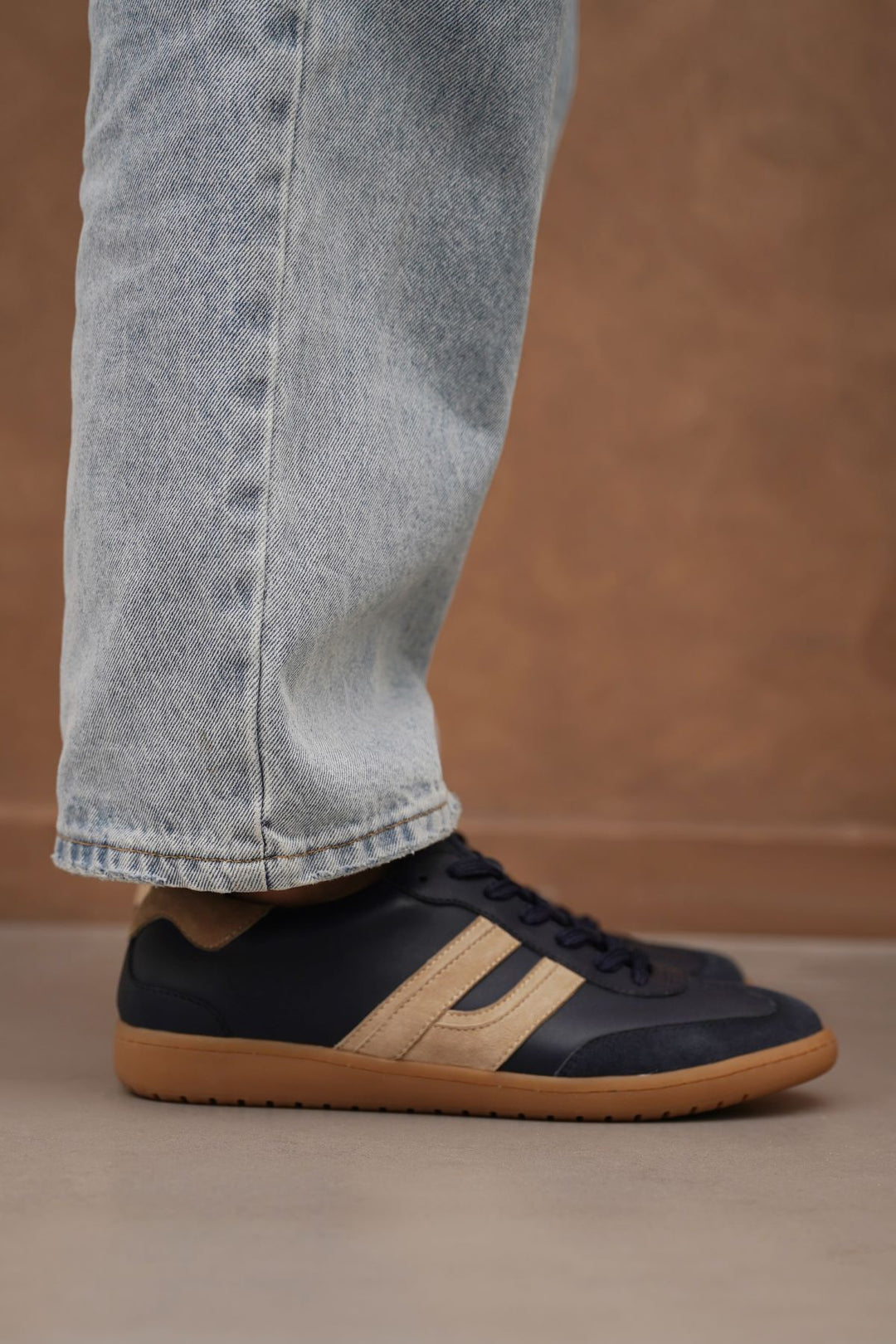 NAVY STREET LEATHER SNEAKERS
