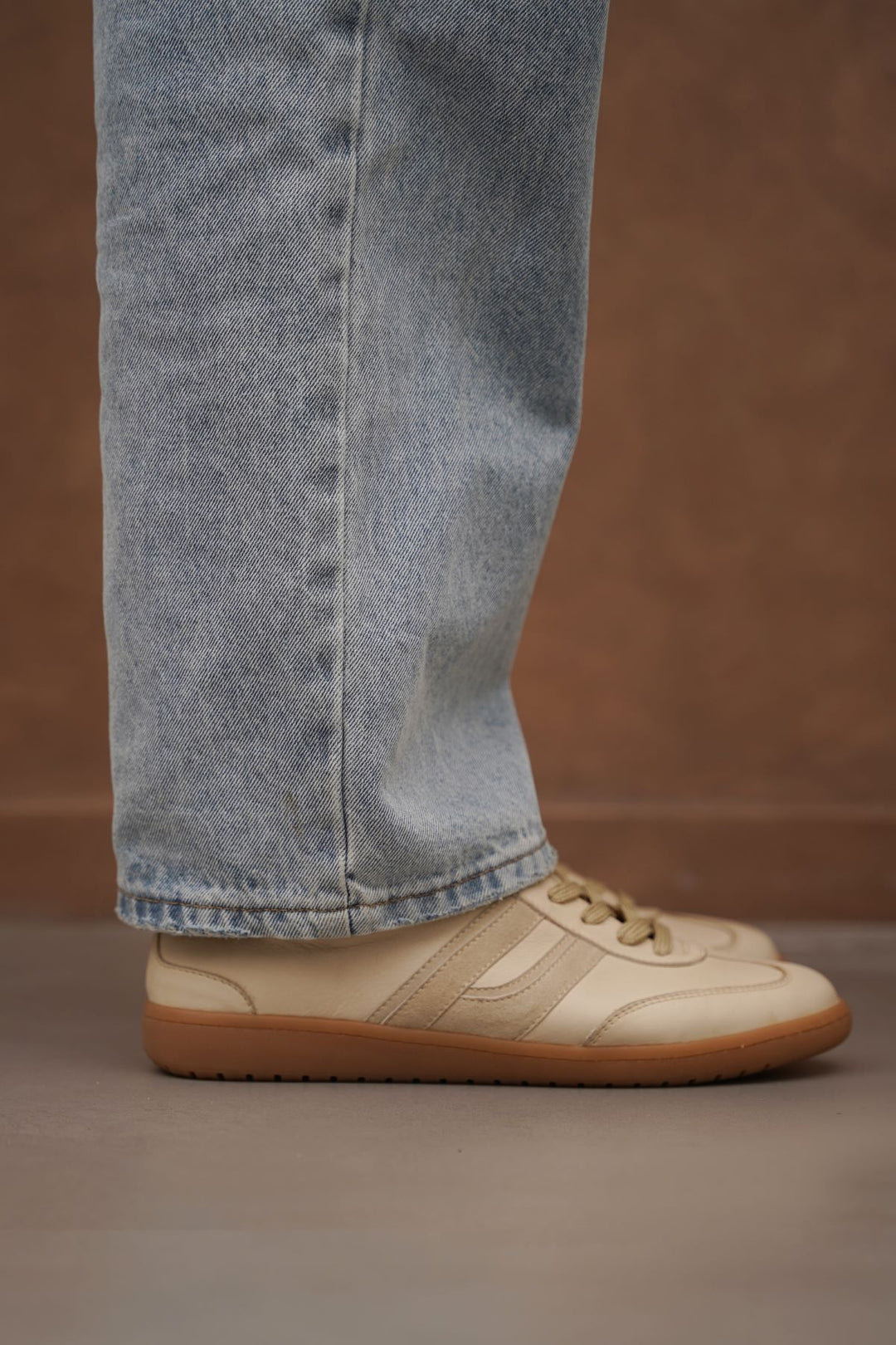 TAUPE STREET LEATHER SNEAKERS