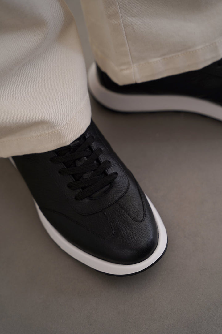 BLACK AIR LEATHER SNEAKERS