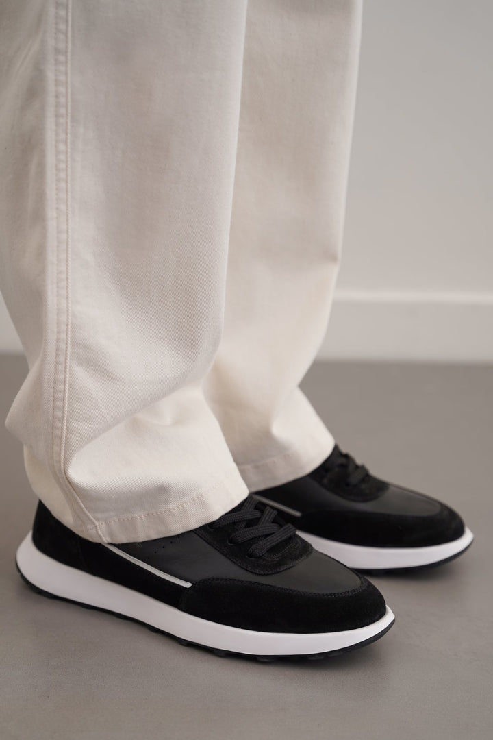 BLACK AIR LEATHER SNEAKERS