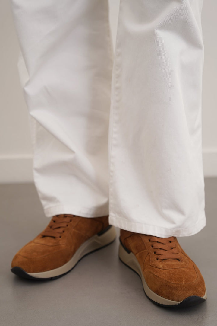 BROWN LACE-UP LEATHER SNEAKERS