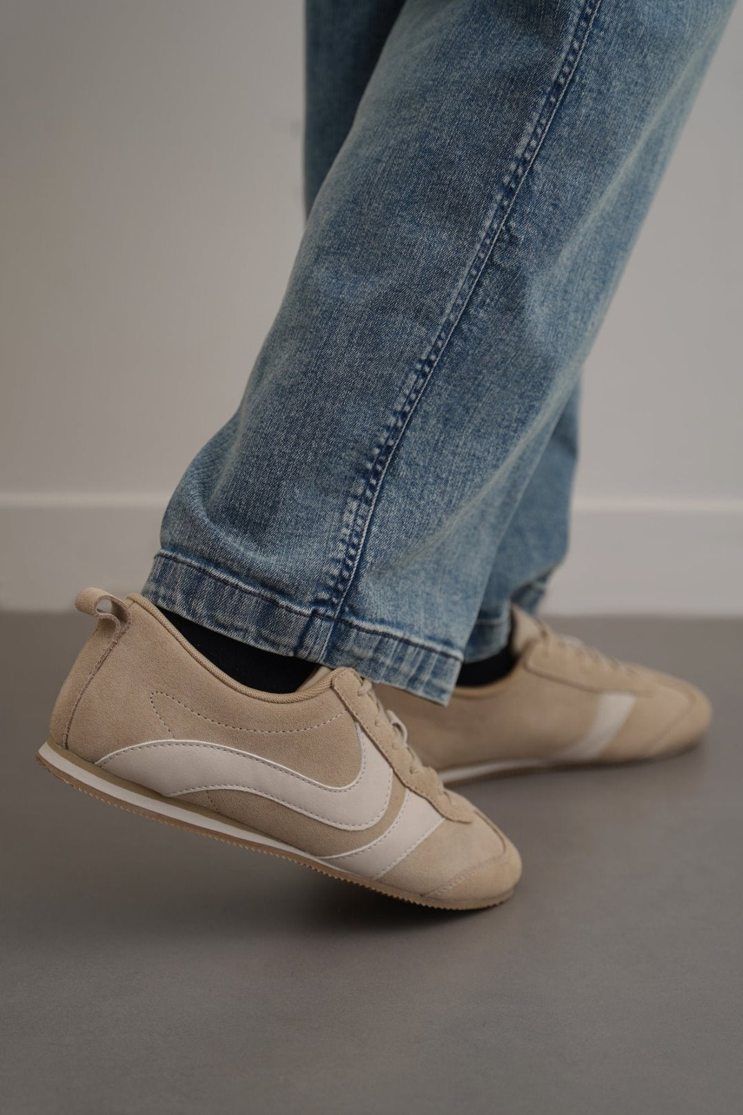BEIGE SUEDE LIFESTYLE SNEAKERS
