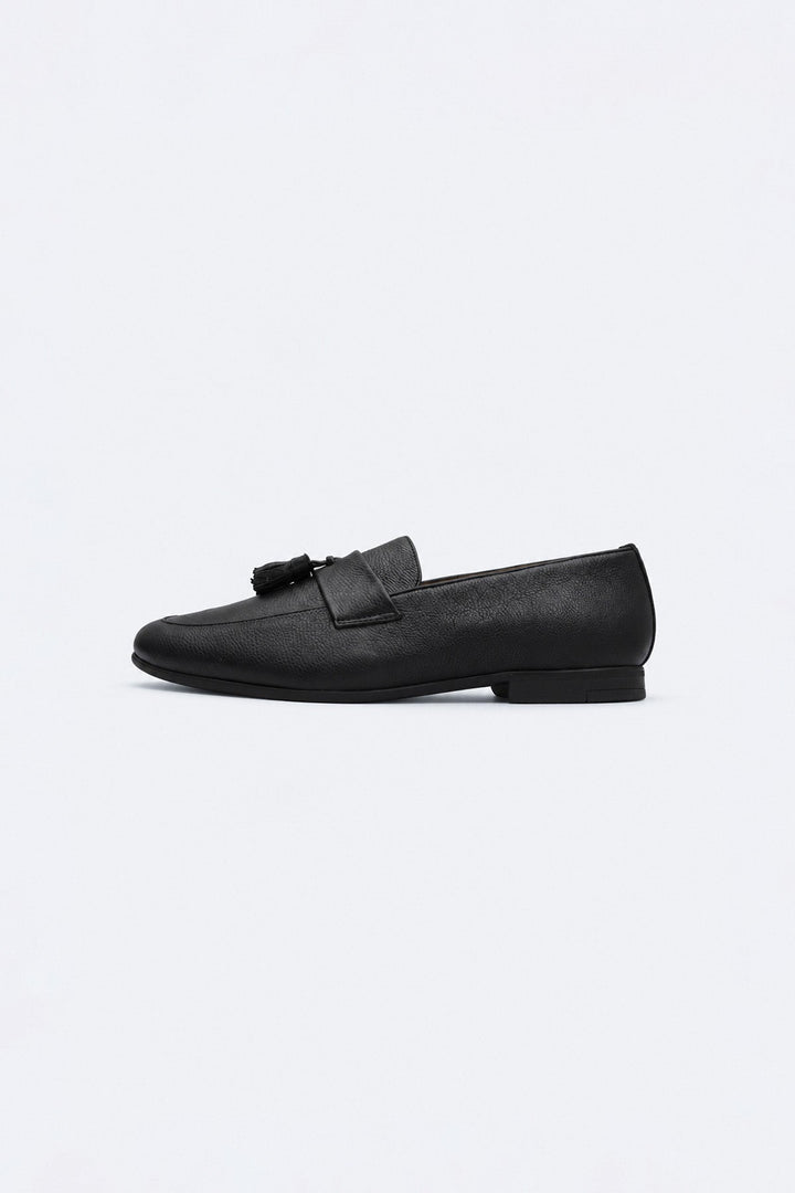 TASSELED LEATHER LOAFERS