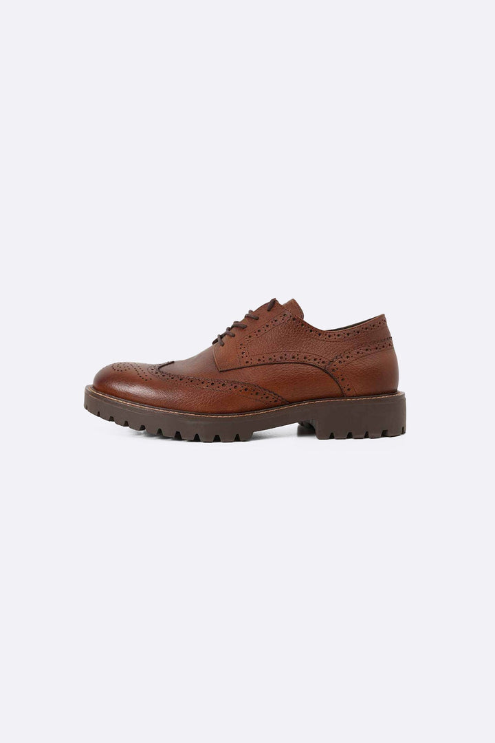 LOW-TOP LEATHER BROGUES