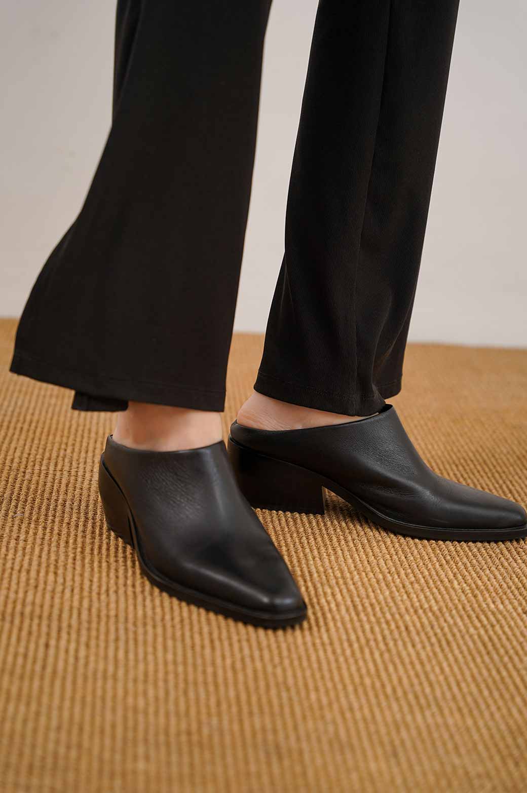 BLACK LEATHER BOOT MULES