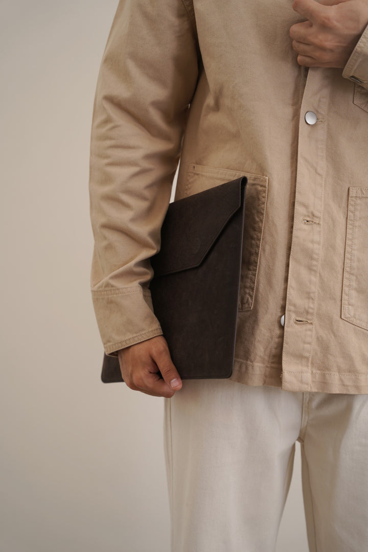 CHARCOAL LAPTOP SLEEVE IN GENUINE LEATHER