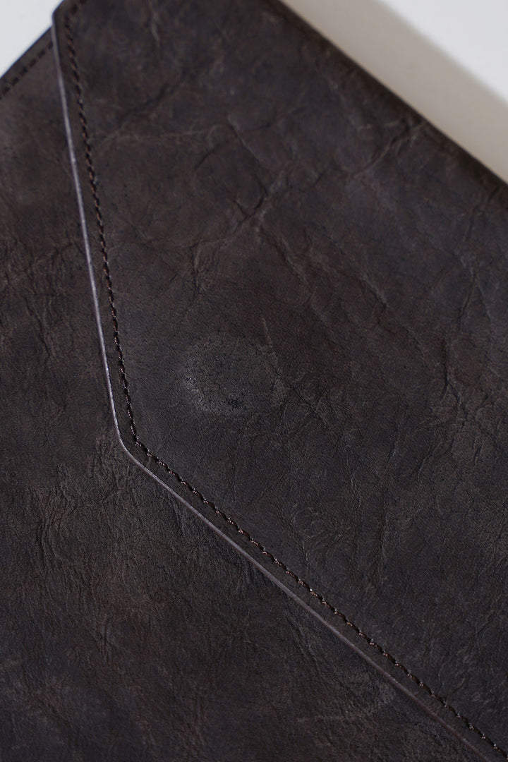 CHARCOAL LAPTOP SLEEVE IN GENUINE LEATHER
