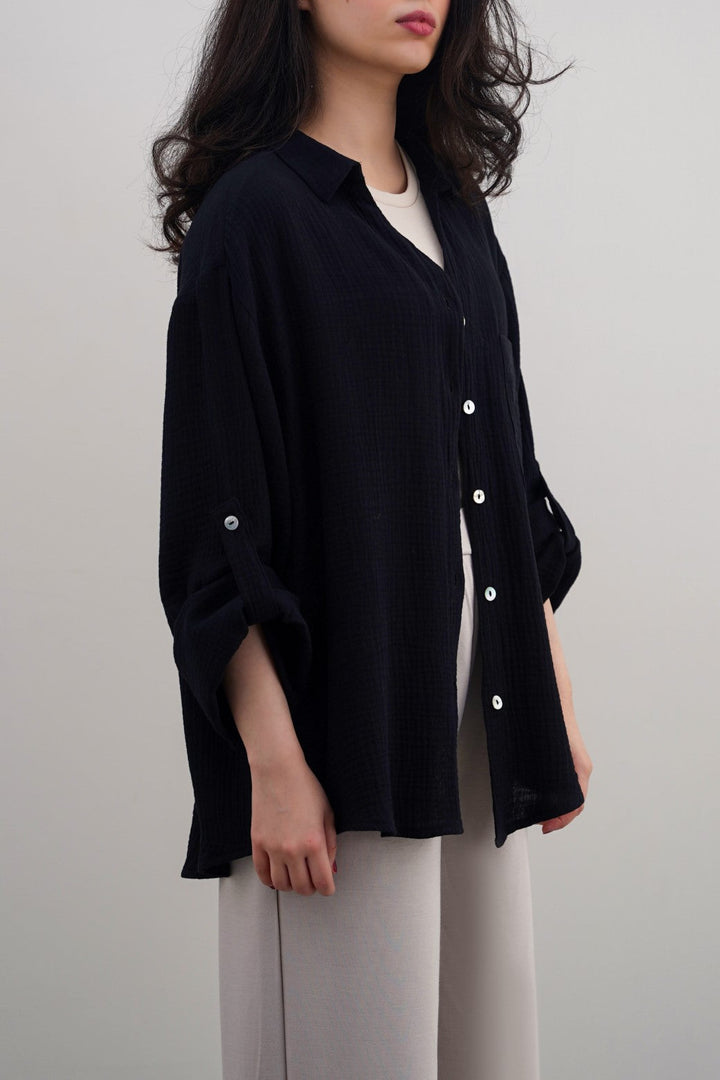 BLACK BASIC MUSLIN BUTTON DOWN