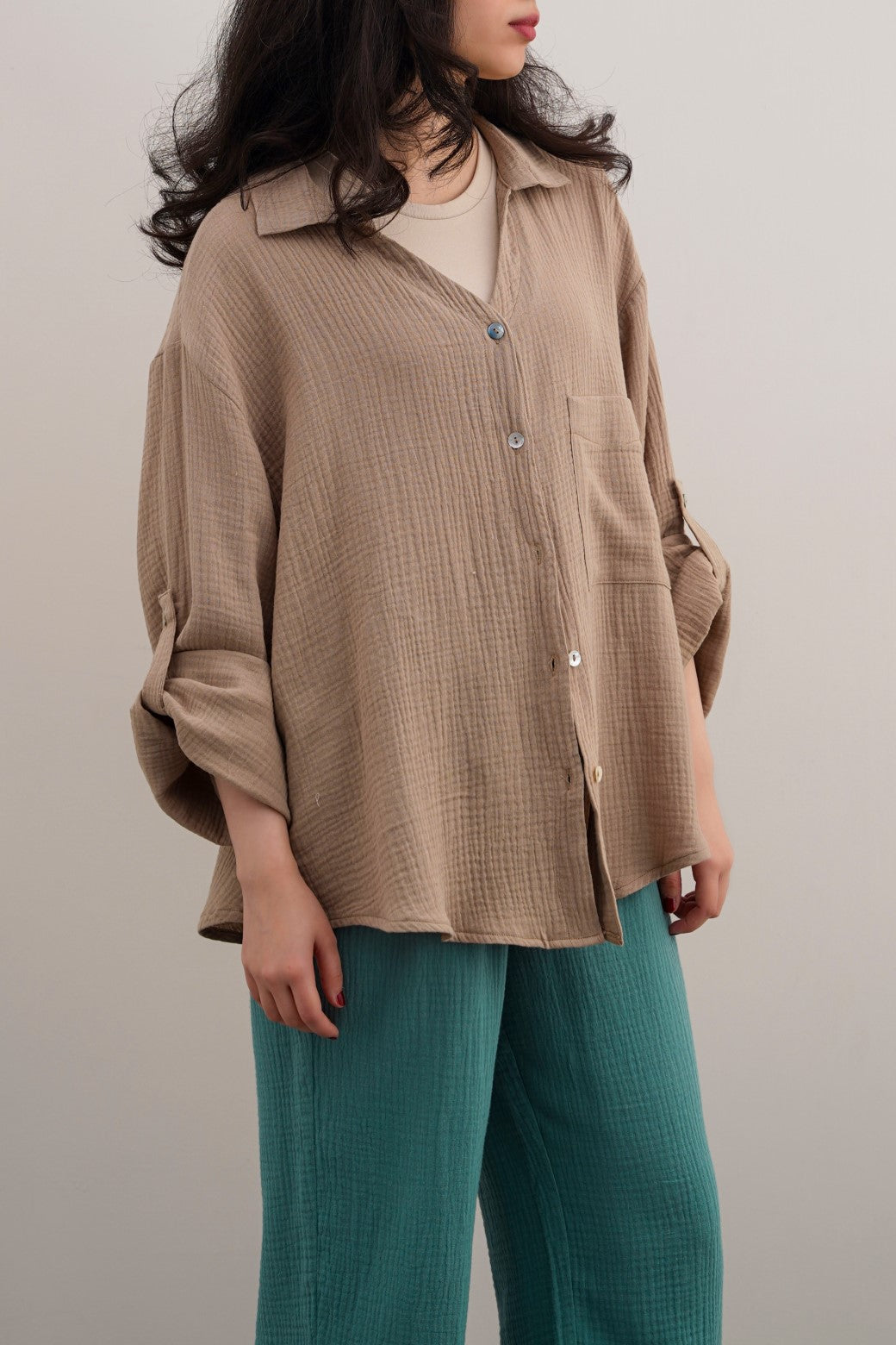 TAUPE BASIC MUSLIN BUTTON DOWN