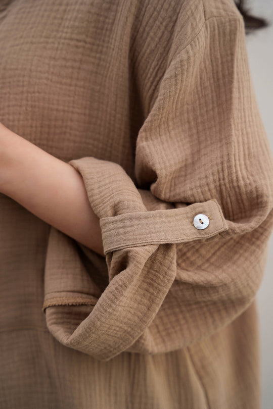 TAUPE BASIC MUSLIN BUTTON DOWN