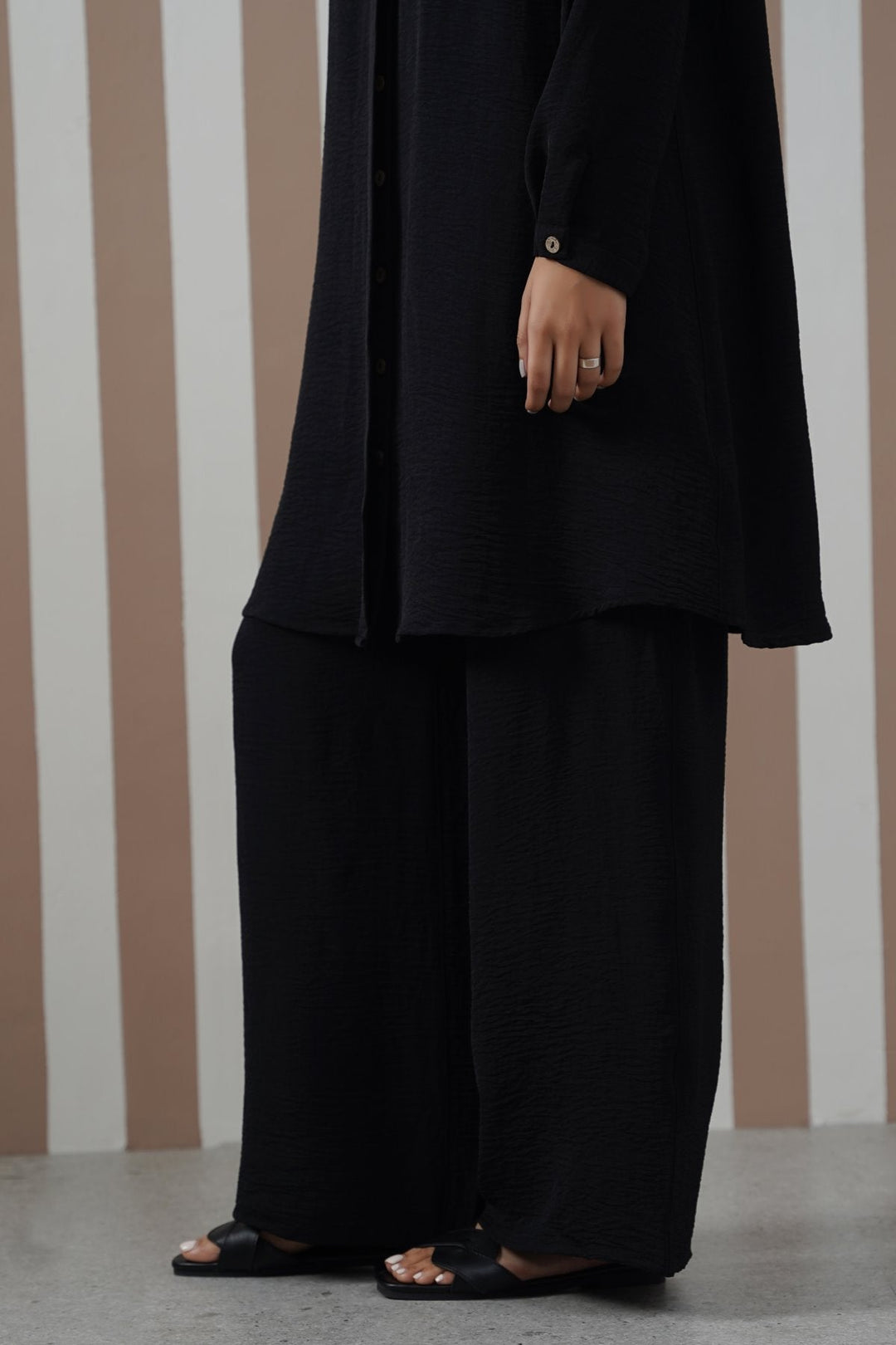 BLACK SLINKY WIDE LEG PANTS