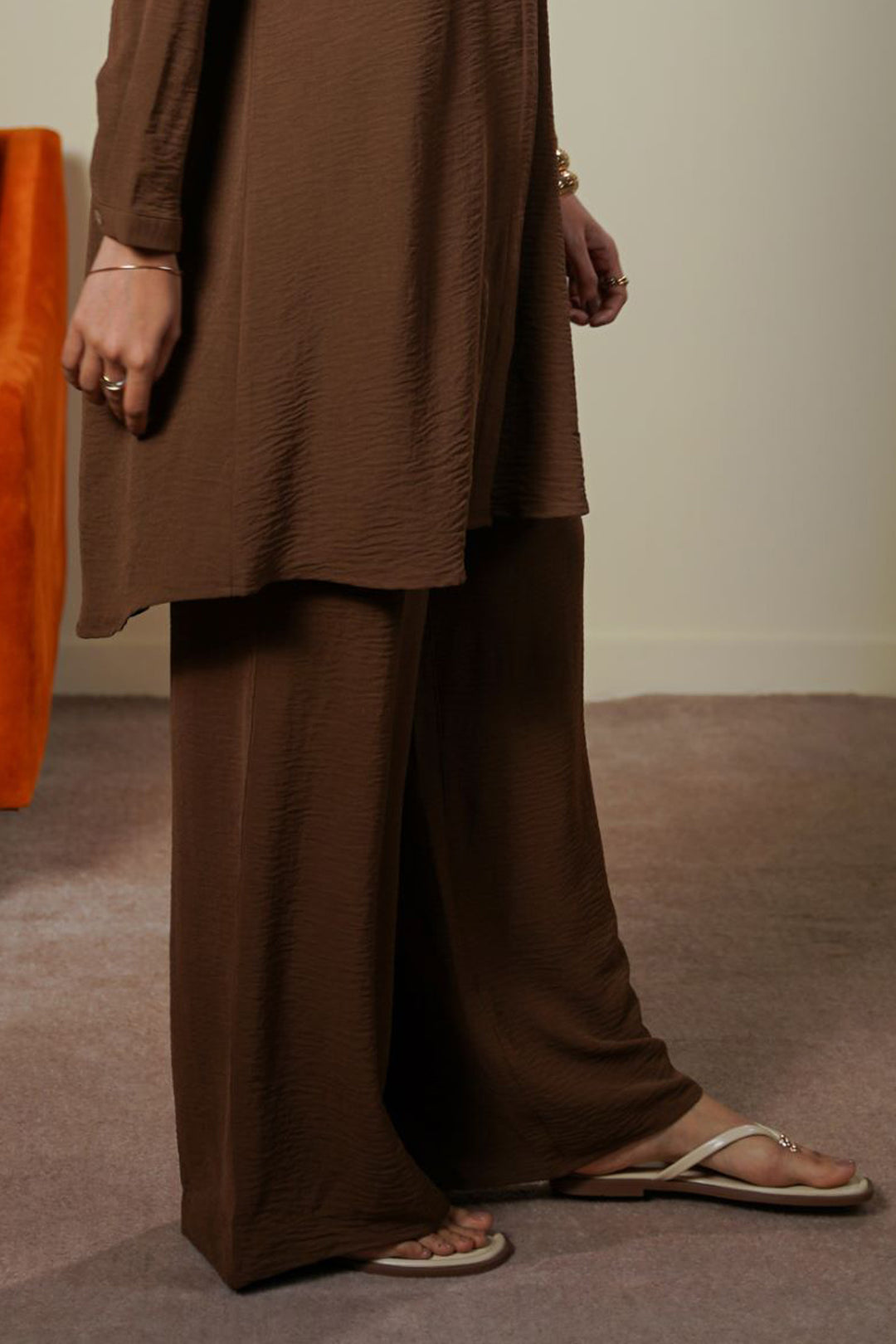 BROWN SLINKY WIDE LEG PANTS