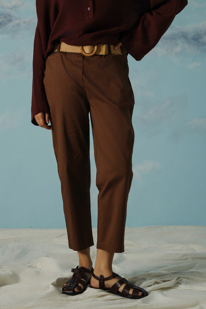 BROWN TAPERED COTTON PANTS WITH BELT