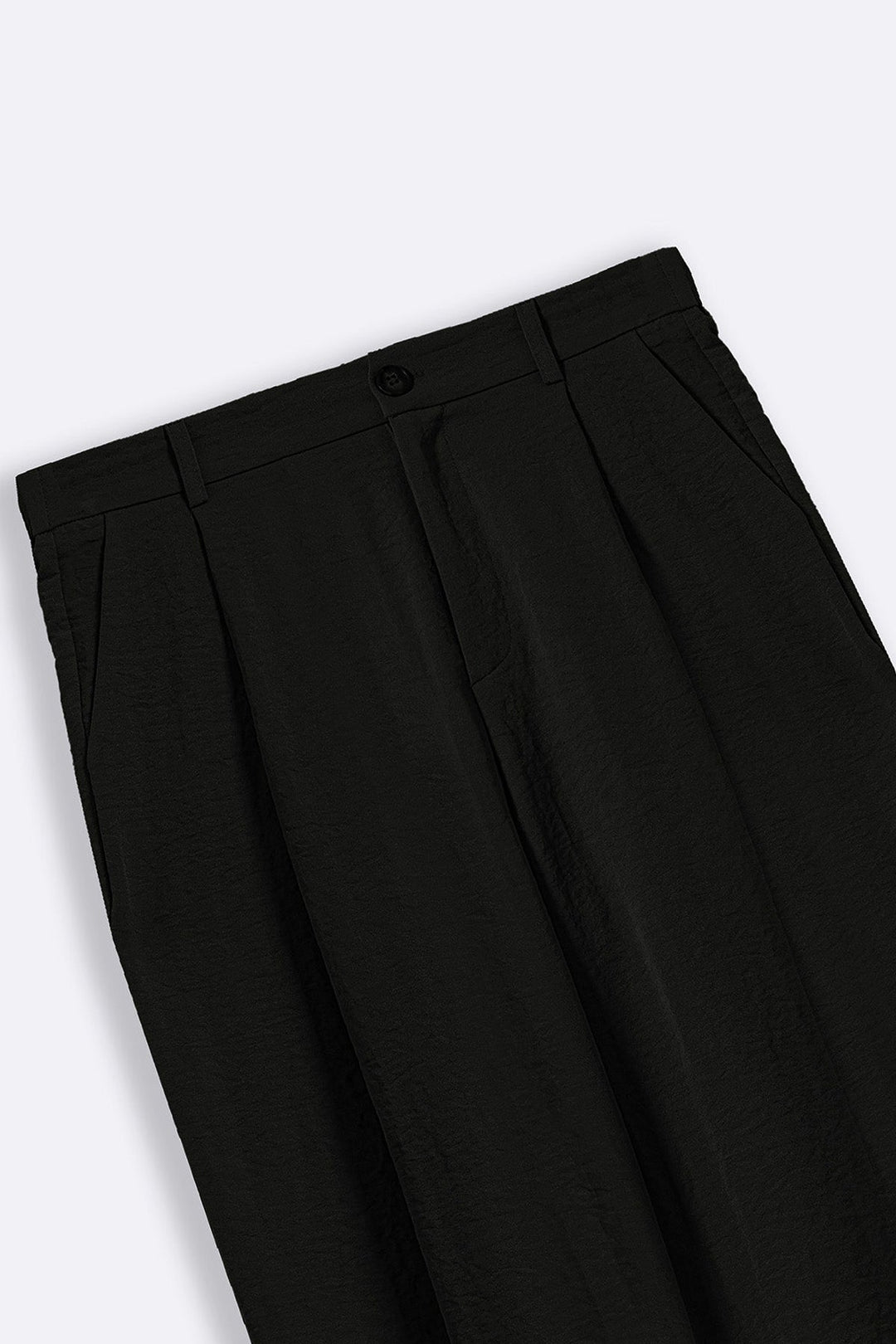 BLACK ESSENTIAL PLEATED PANTS