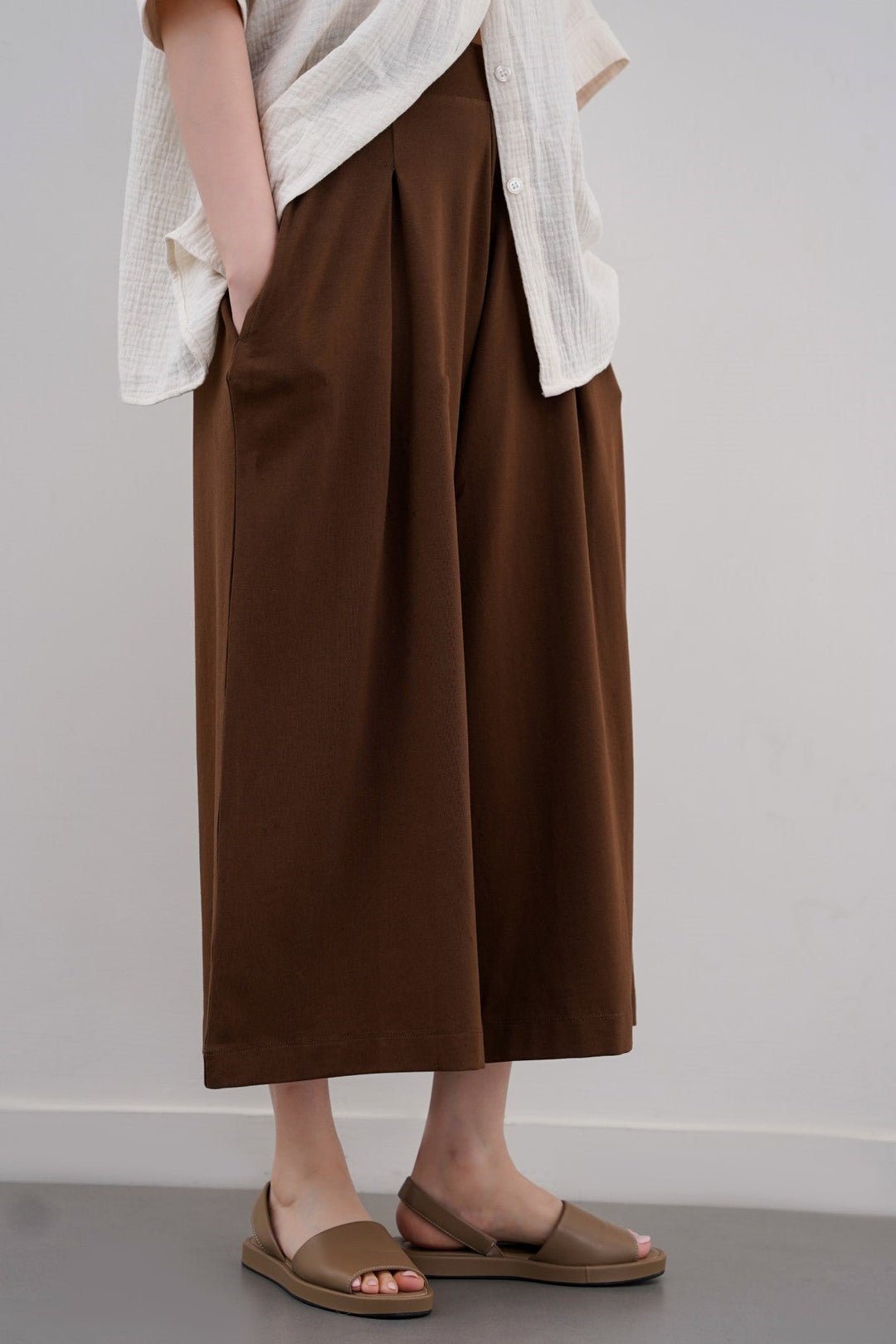 TAUPE CROPPED WIDE LEG PANTS