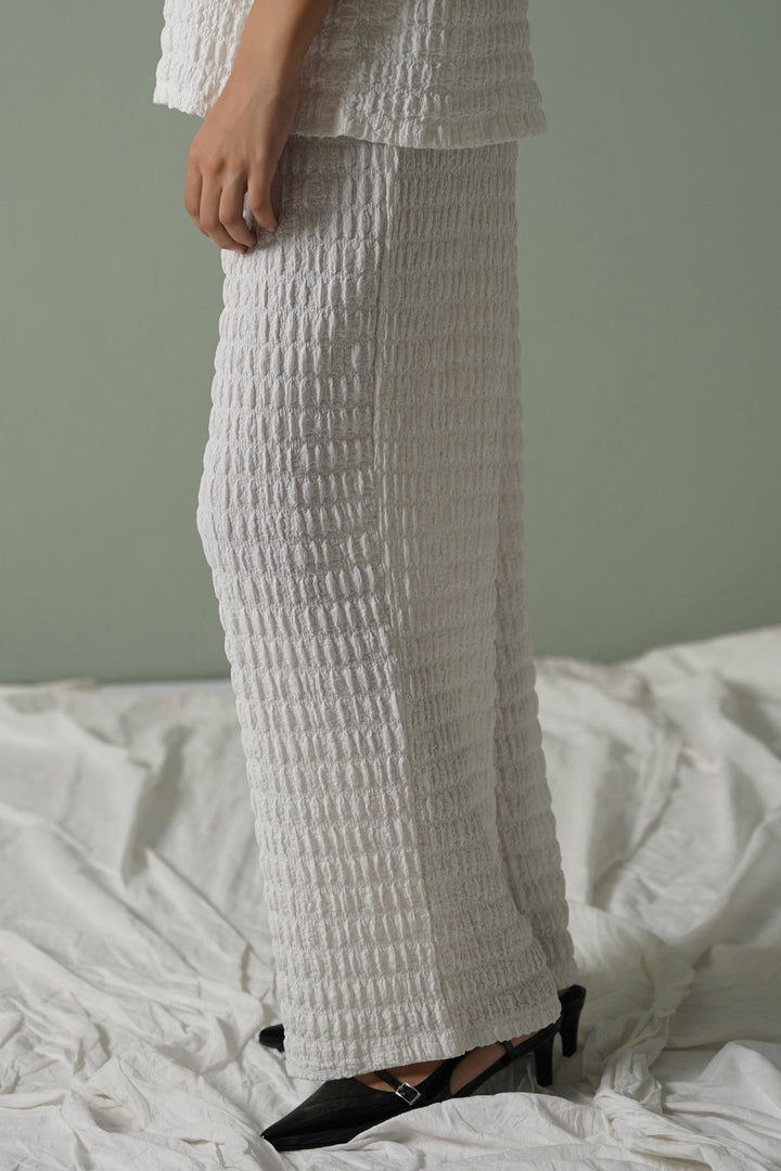 WHITE BUBBLE CRINKLE PANTS