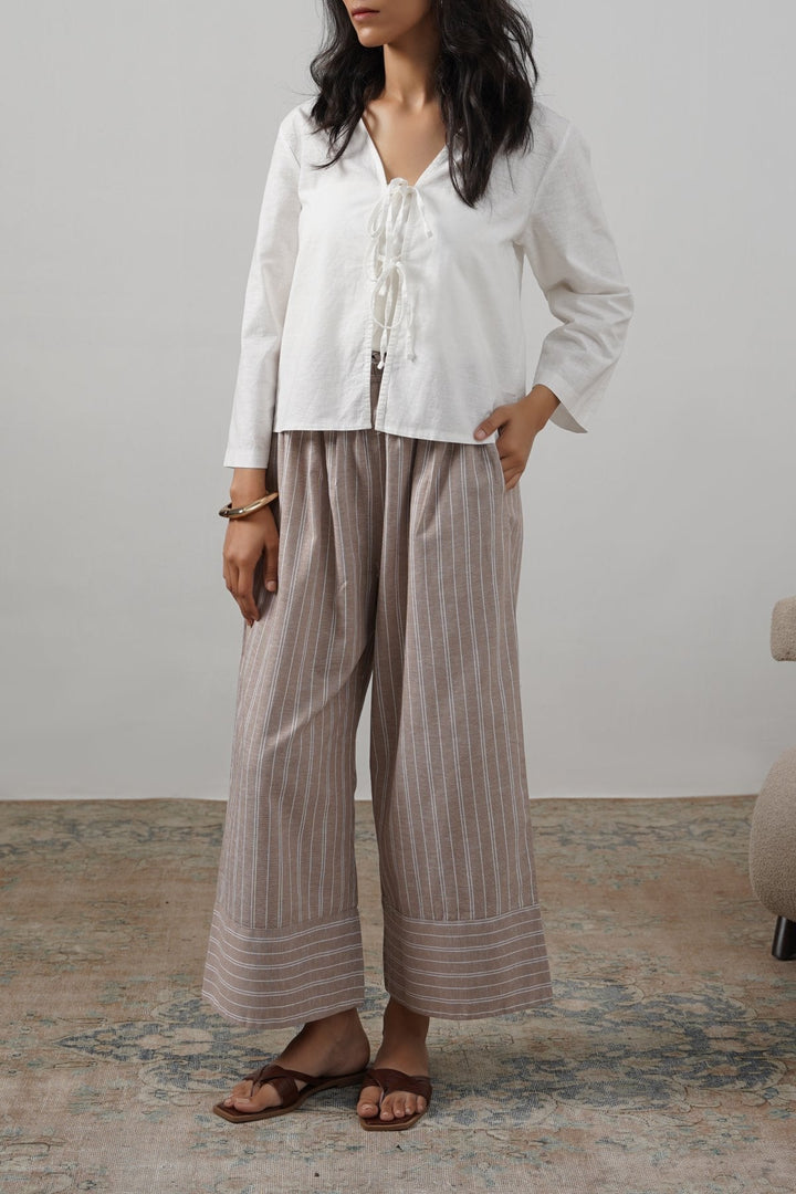 WHITE LINEN BOW BLOUSE