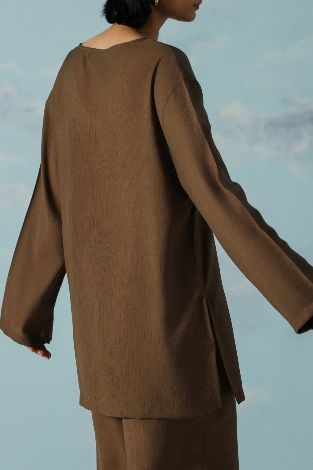 OLIVE FLOWY TEXTURED BLOUSE