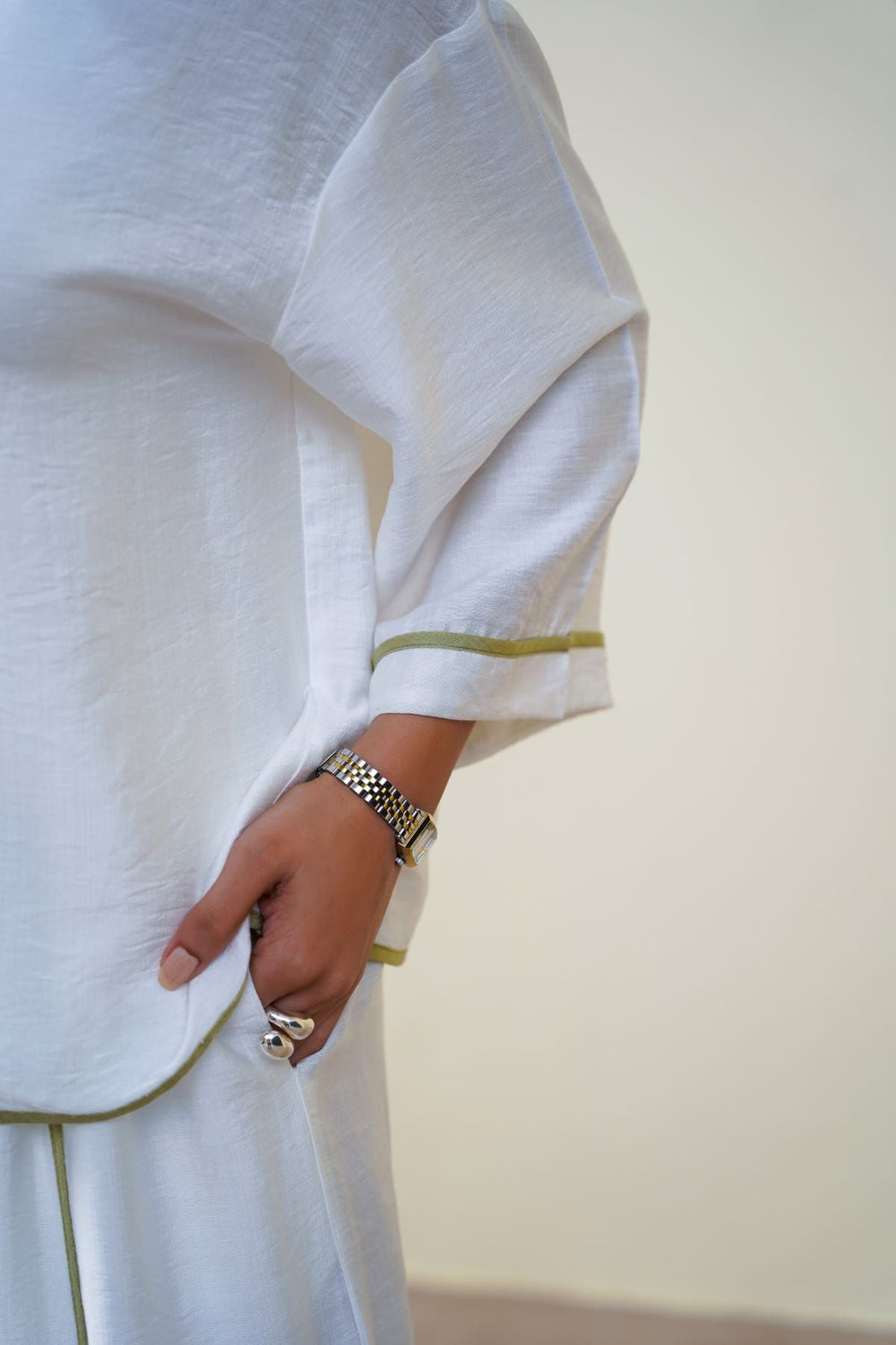 WHITE CLOVER SILKY BLOUSE