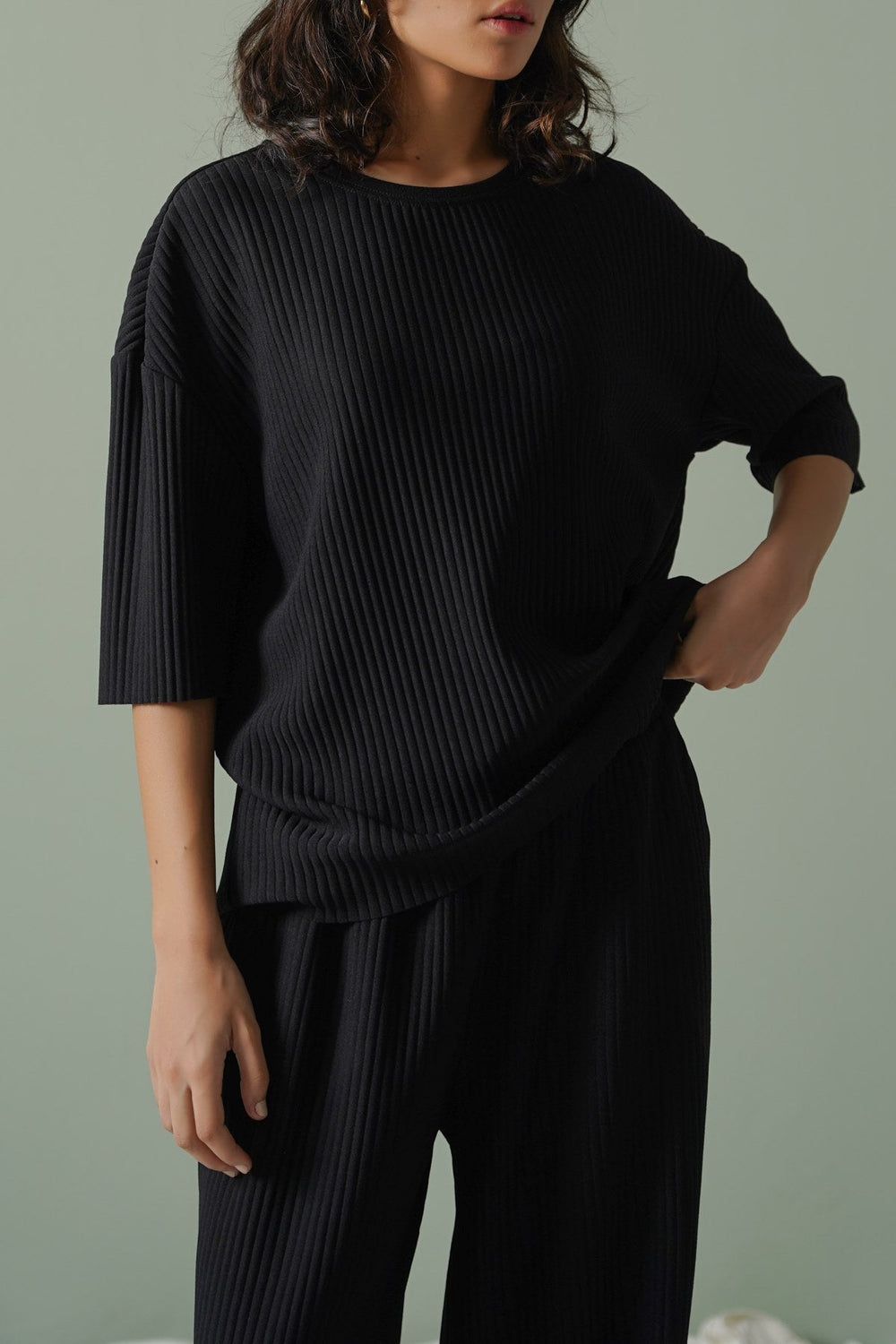 BLACK LINEA STRETCHY TEE