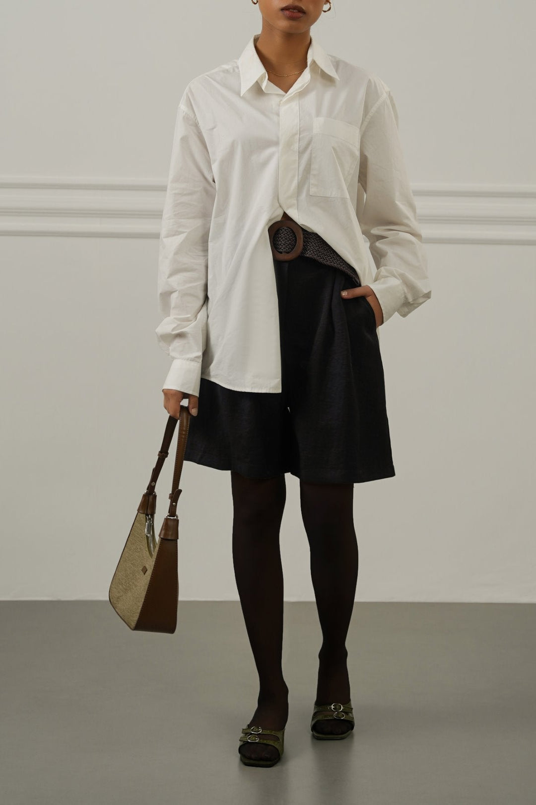 BLACK BELTED PLEAT SHORTS