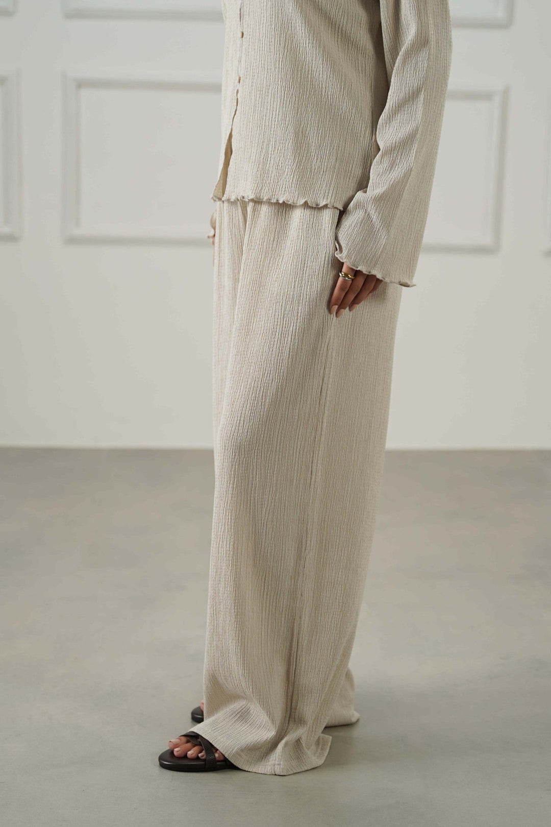 IVORY CRINKLE KNIT PANTS
