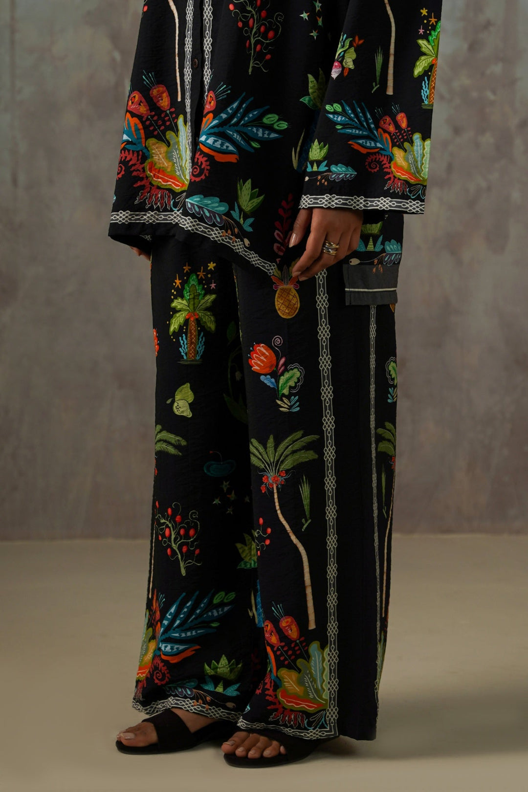 BLACK GREEN APPLE PANTS