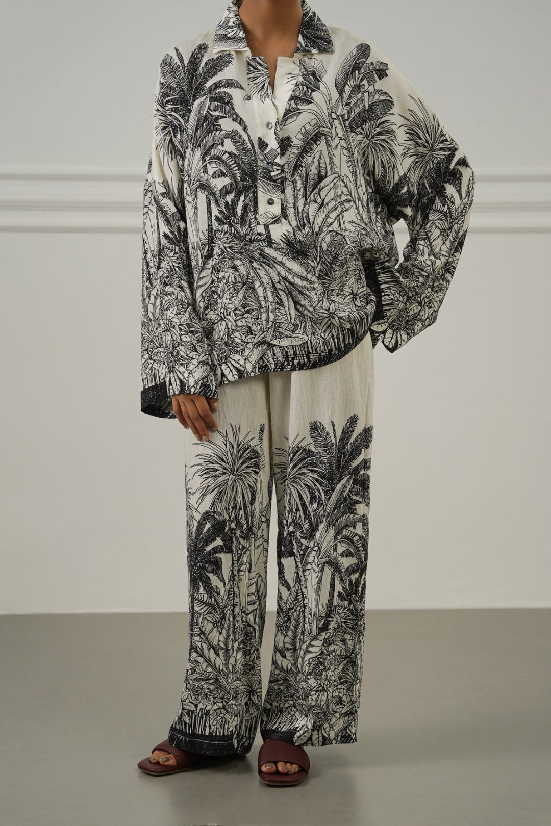 OFF WHITE JUNGLE ETCH PANTS
