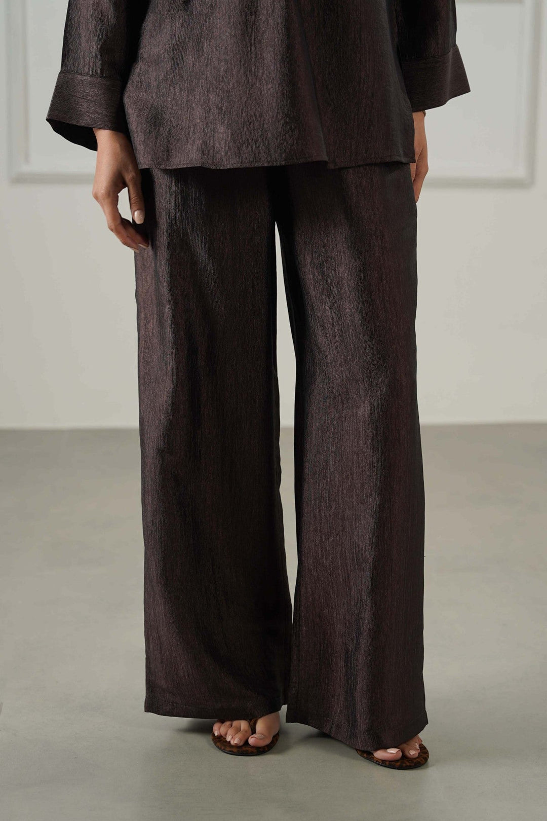 COFFEE TEXTURED FLOWY PANTS