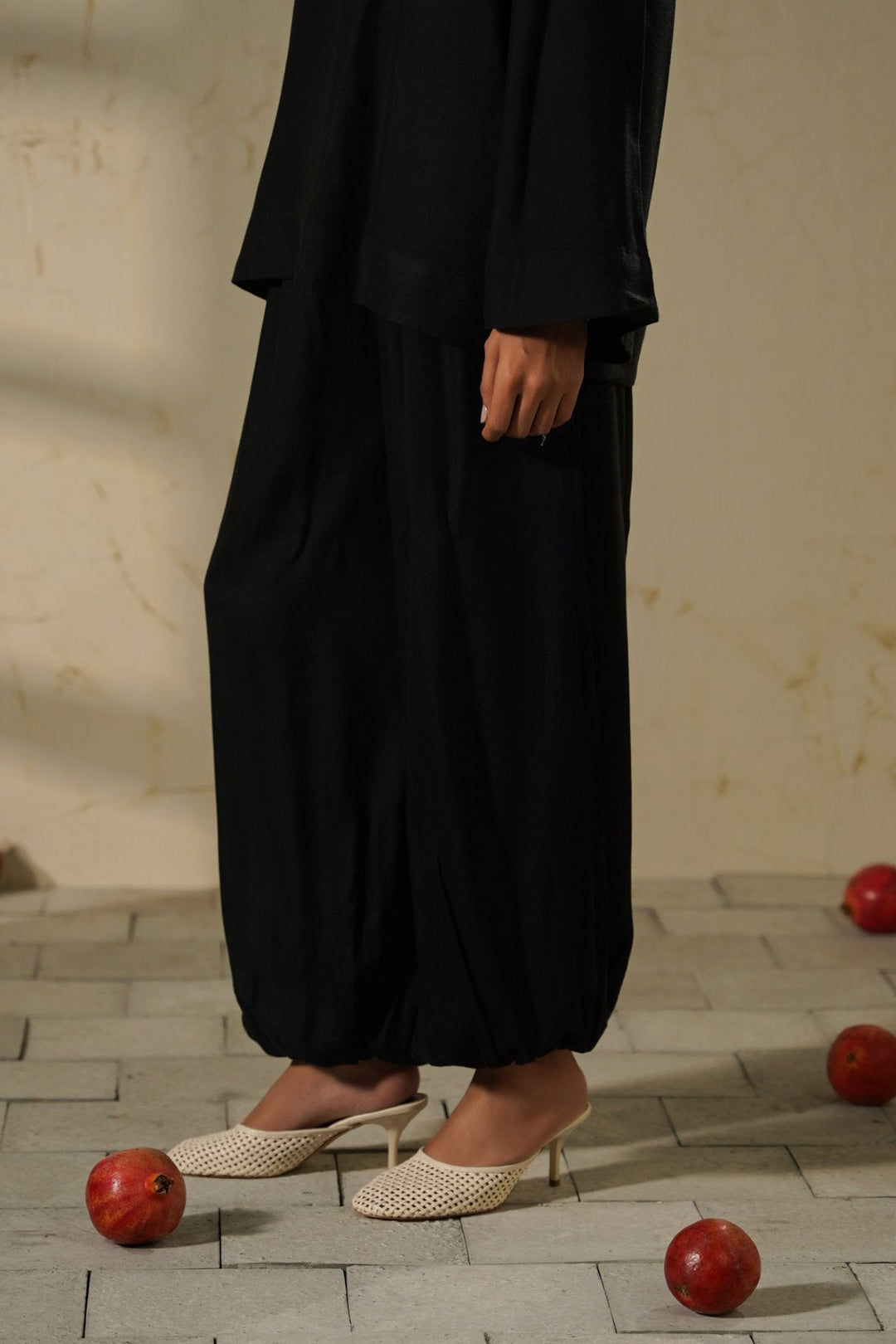 BLACK SLOUCHY HAREM PANTS