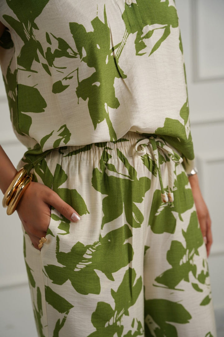 GREEN ABSTRACT RESORT PANTS