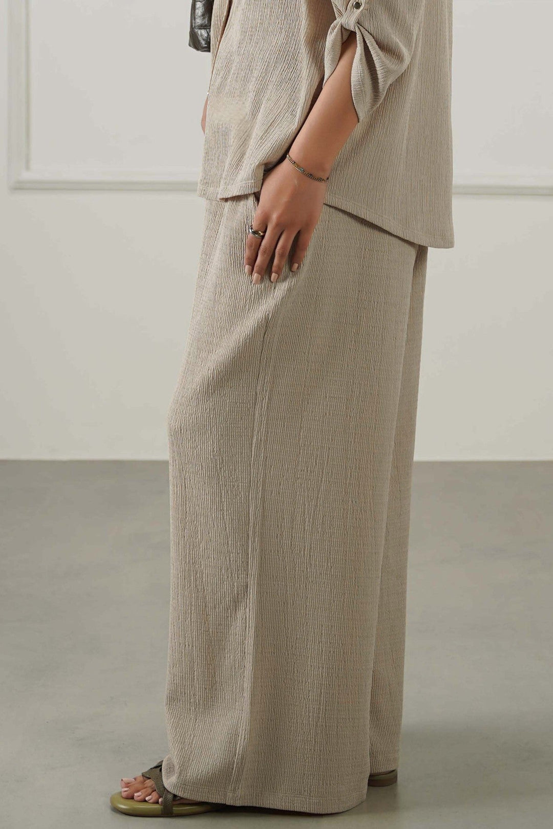 OAT WHITE BASIC STRAIGHT PANTS
