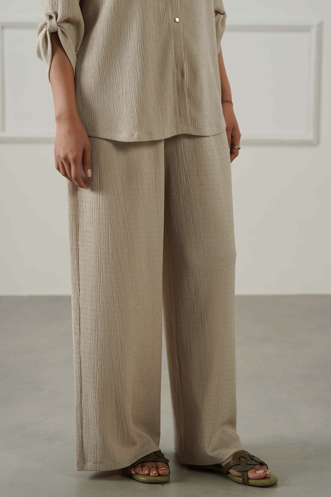 OAT WHITE BASIC STRAIGHT PANTS