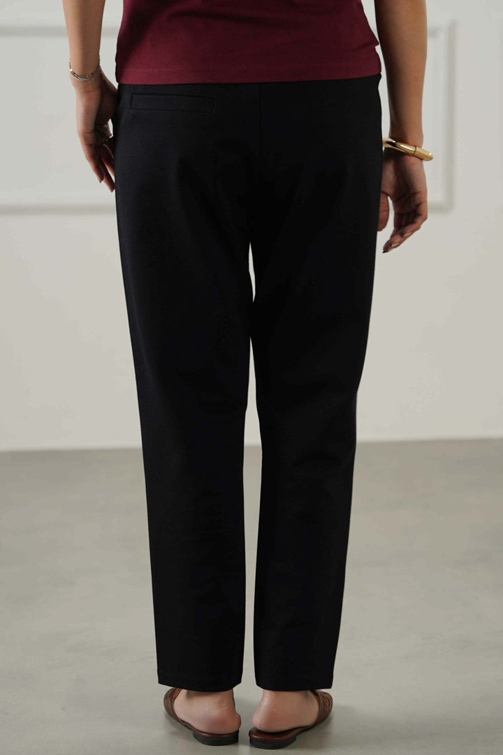 BLACK TAPERED PANTS WITH DRAWCORD