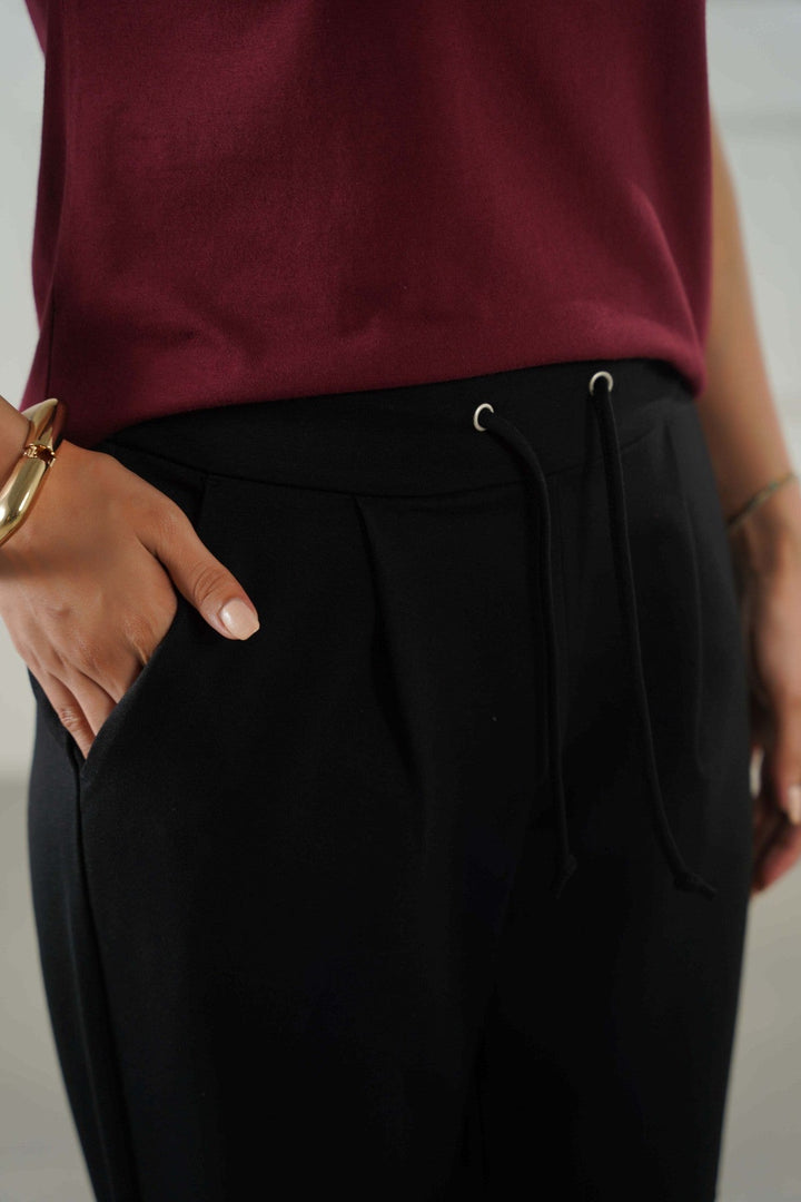 BLACK TAPERED PANTS WITH DRAWCORD