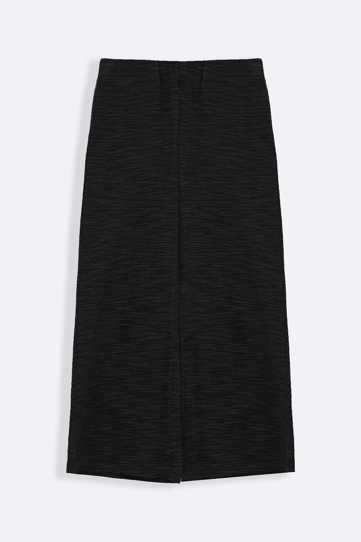 BLACK STRAIGHT TEXTURED PANTS